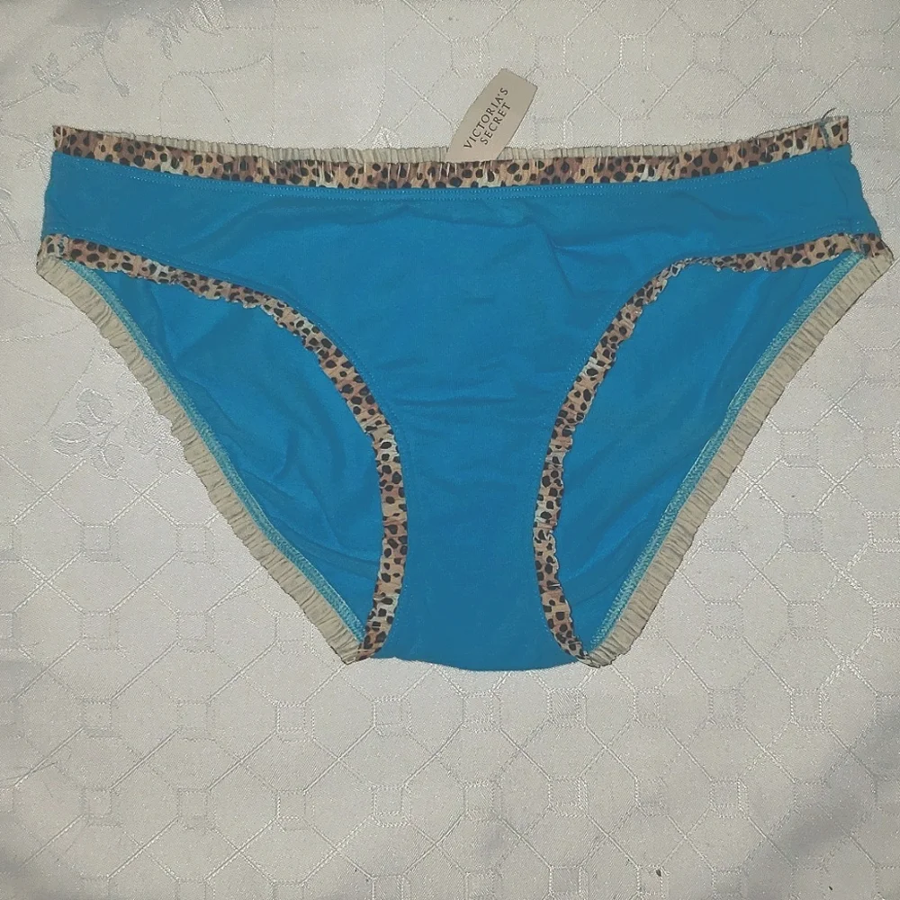 New Victoria's Secret Vintage bikini panty Size L